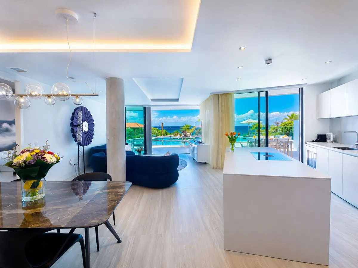 Ground Floor Apartment Of 120 M² With Balcony In Estepona, Spain