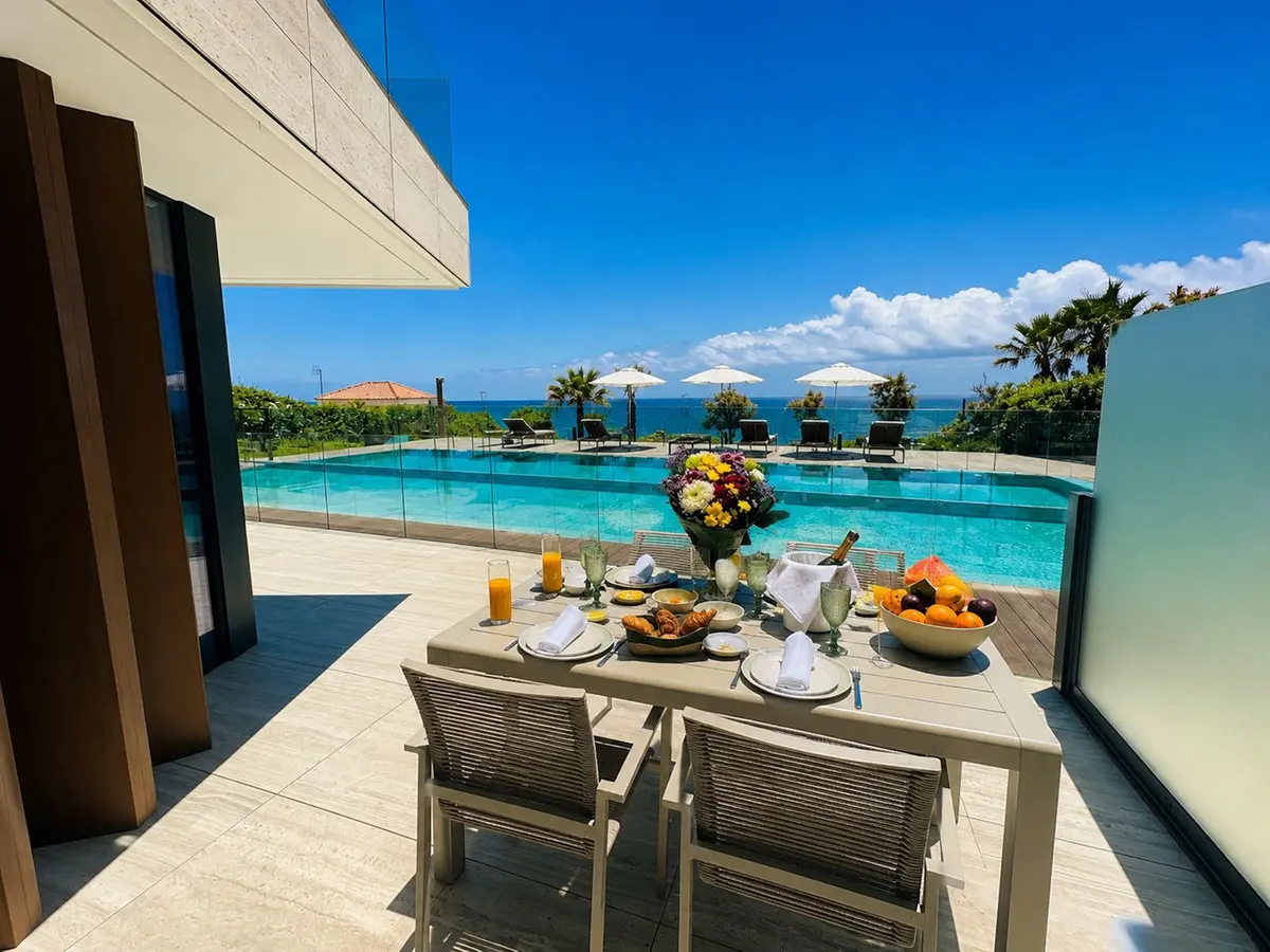 Ground Floor Apartment Of 120 M² With Balcony In Estepona, Spain