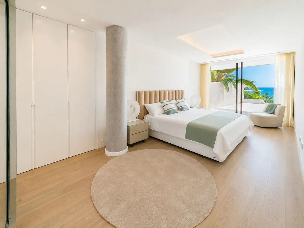 Ground Floor Apartment Of 120 M² With Balcony In Estepona, Spain