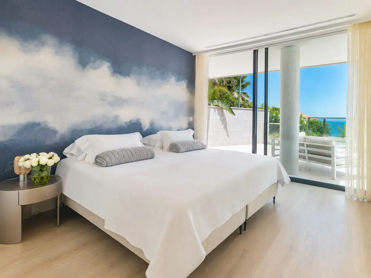 Ground Floor Apartment Of 120 M² With Balcony In Estepona, Spain