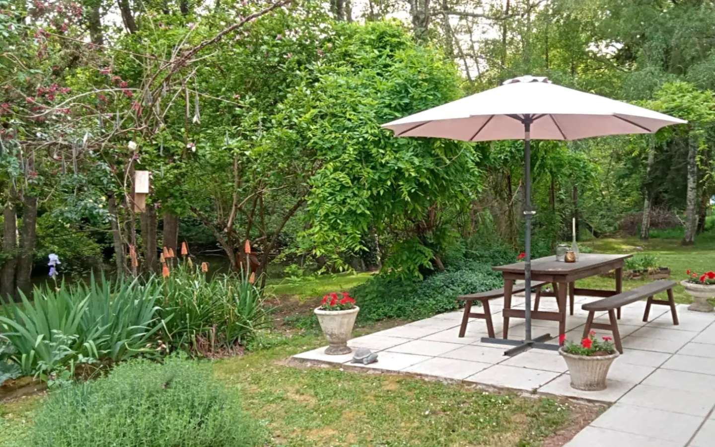 4-bedroom House In Alloue, France (143 M²)