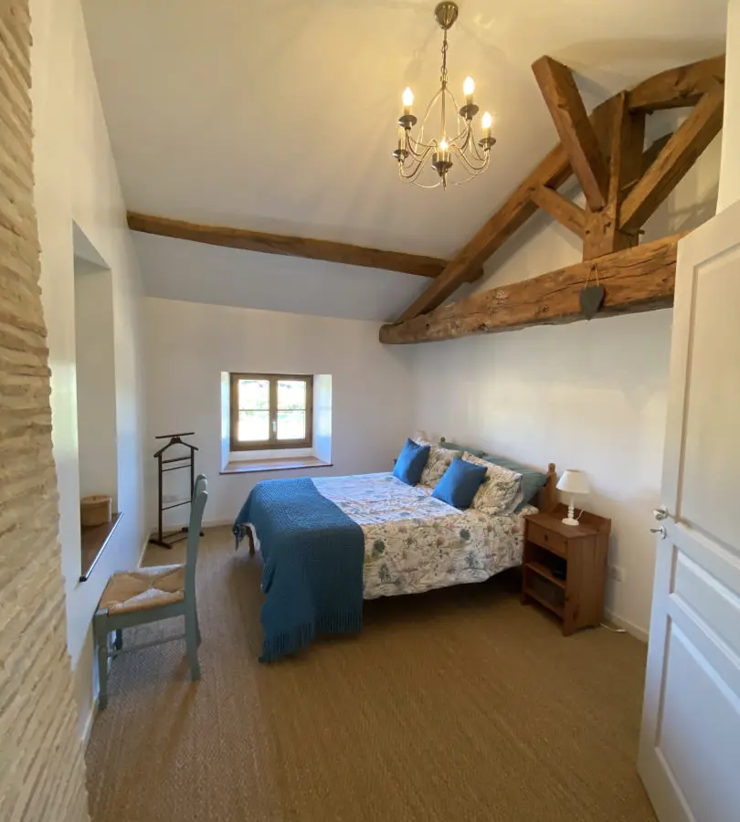 House Of 130 M² With Outbuildings And Land In Les Essards
