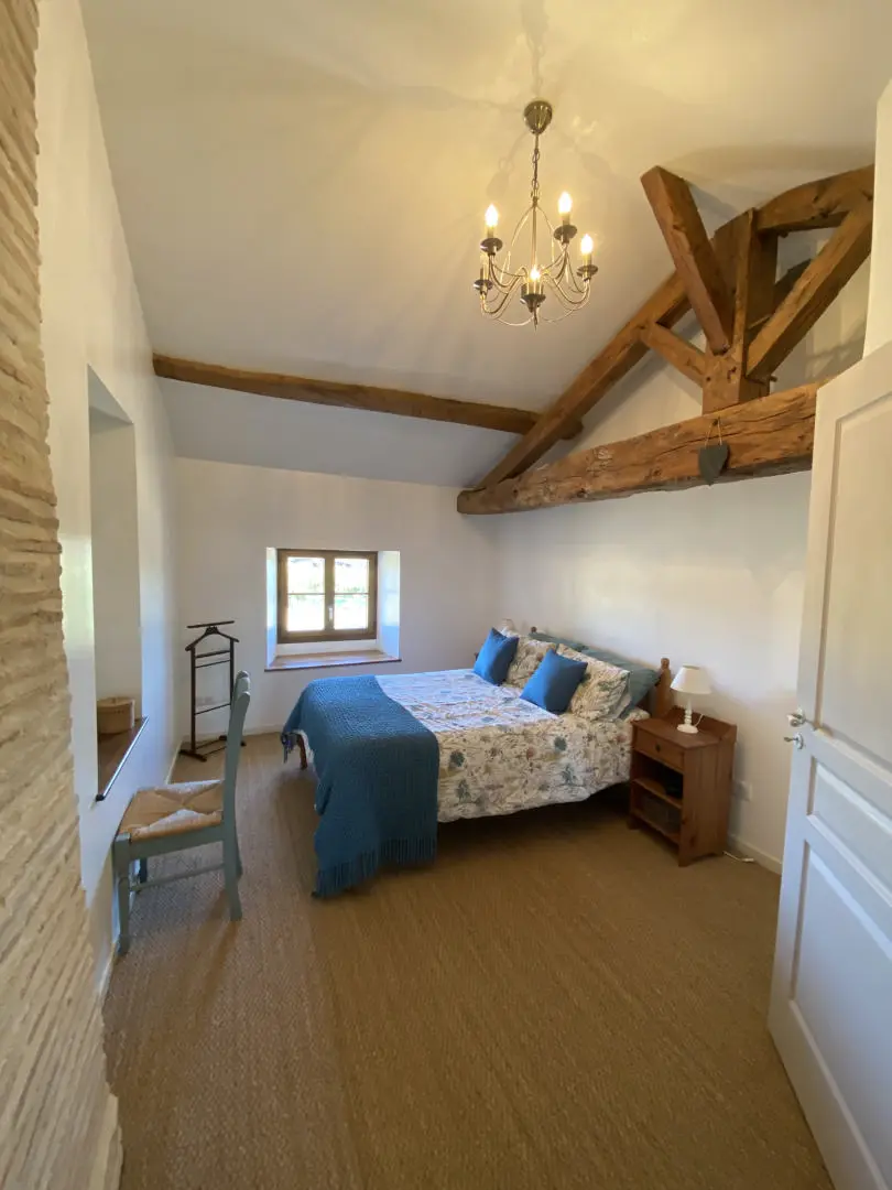 House Of 130 M² With Outbuildings And Land In Les Essards