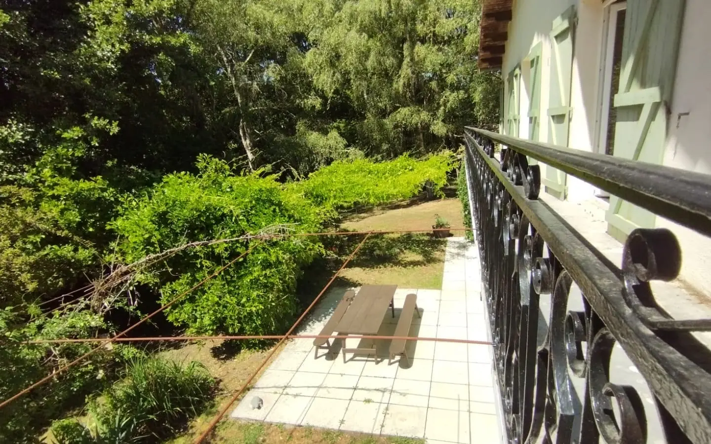4-bedroom House In Alloue, France (143 M²)