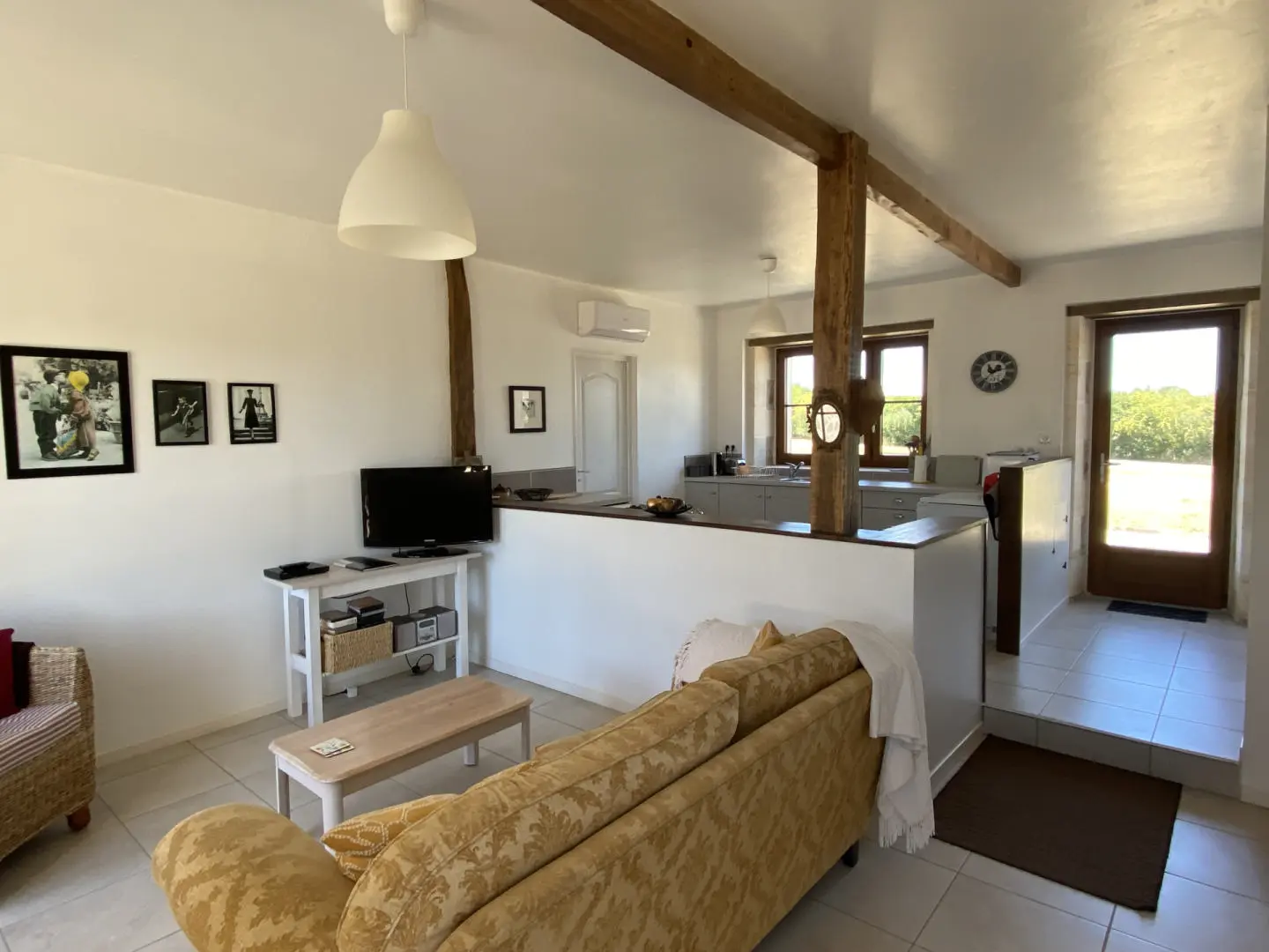 House Of 130 M² With Outbuildings And Land In Les Essards