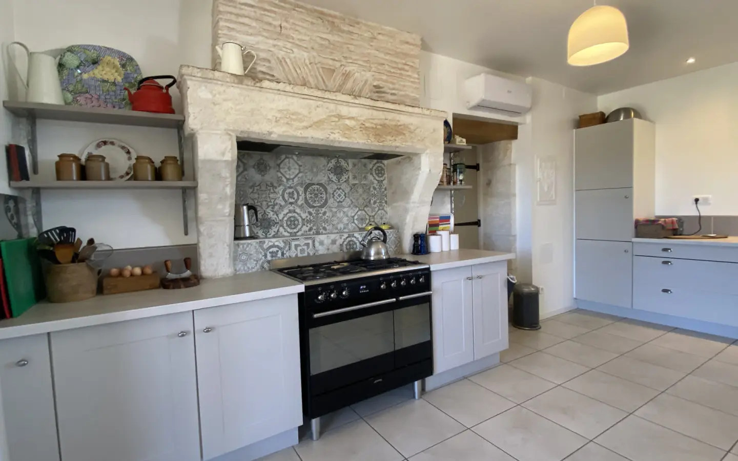 House Of 130 M² With Outbuildings And Land In Les Essards