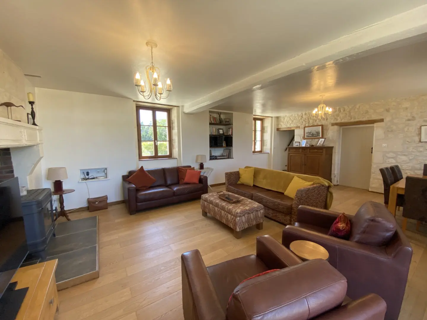 House Of 130 M² With Outbuildings And Land In Les Essards