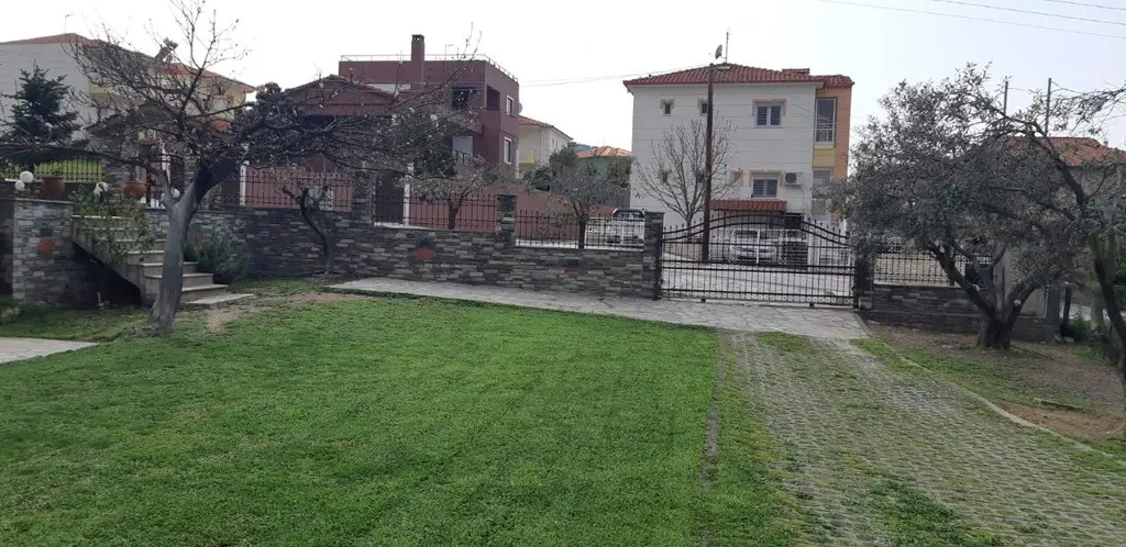 Teach Scoite 230 M² i Thessaloniki