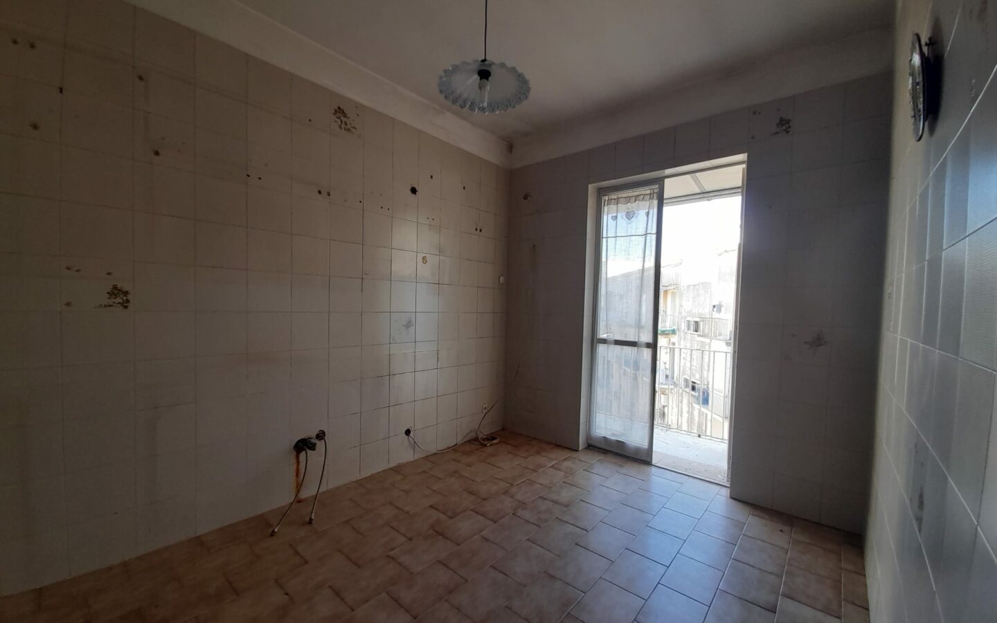 Apartment Of 78 M² With 3 Rooms In Teocríto 136