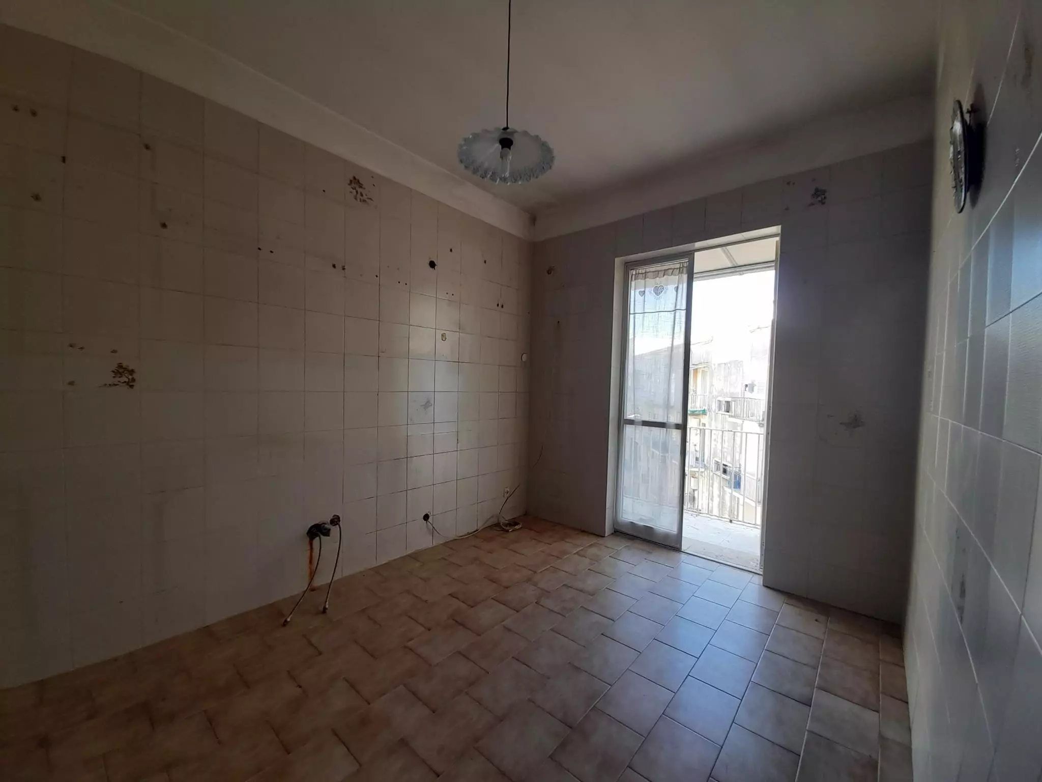 Apartment Of 78 M² With 3 Rooms In Teocríto 136