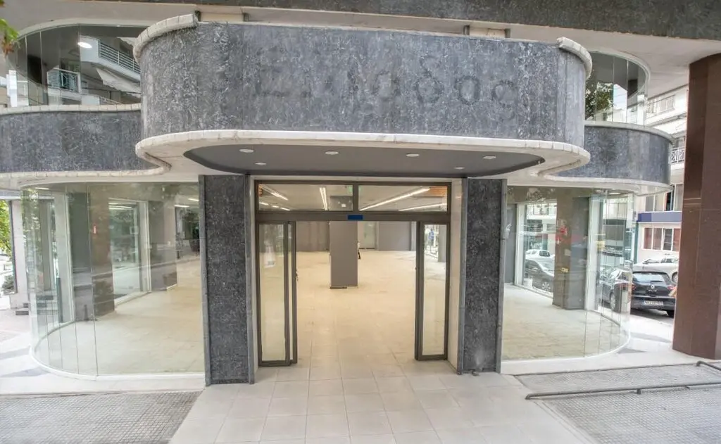 Commercial Property Of 815 M² In Thessaloniki