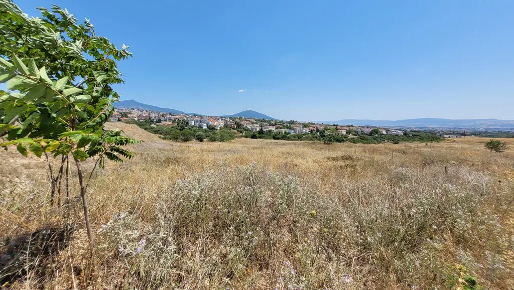 Land Of 4200 M² In The Suburbs Of Thessaloniki