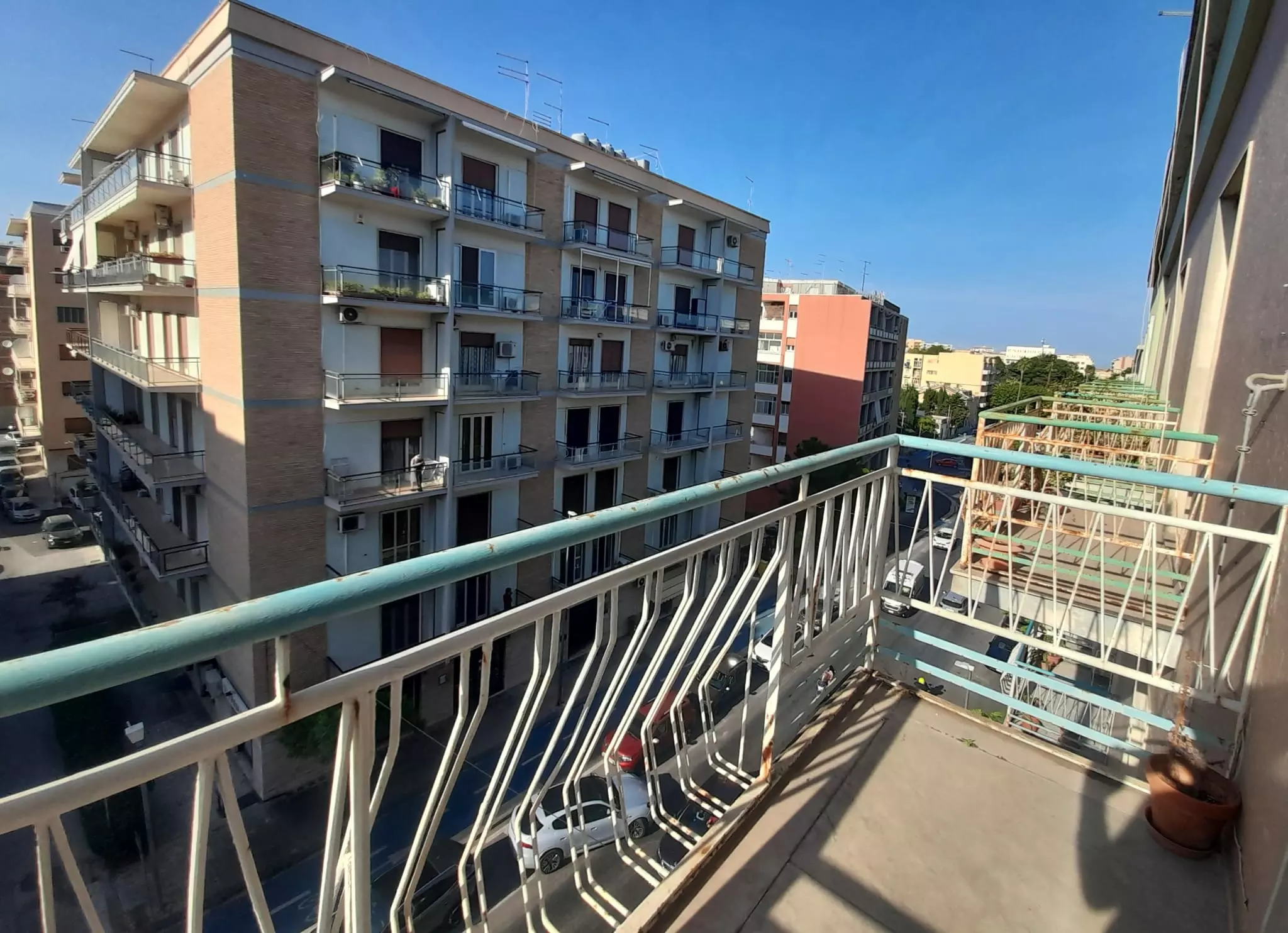 Apartment Of 78 M² With 3 Rooms In Teocríto 136
