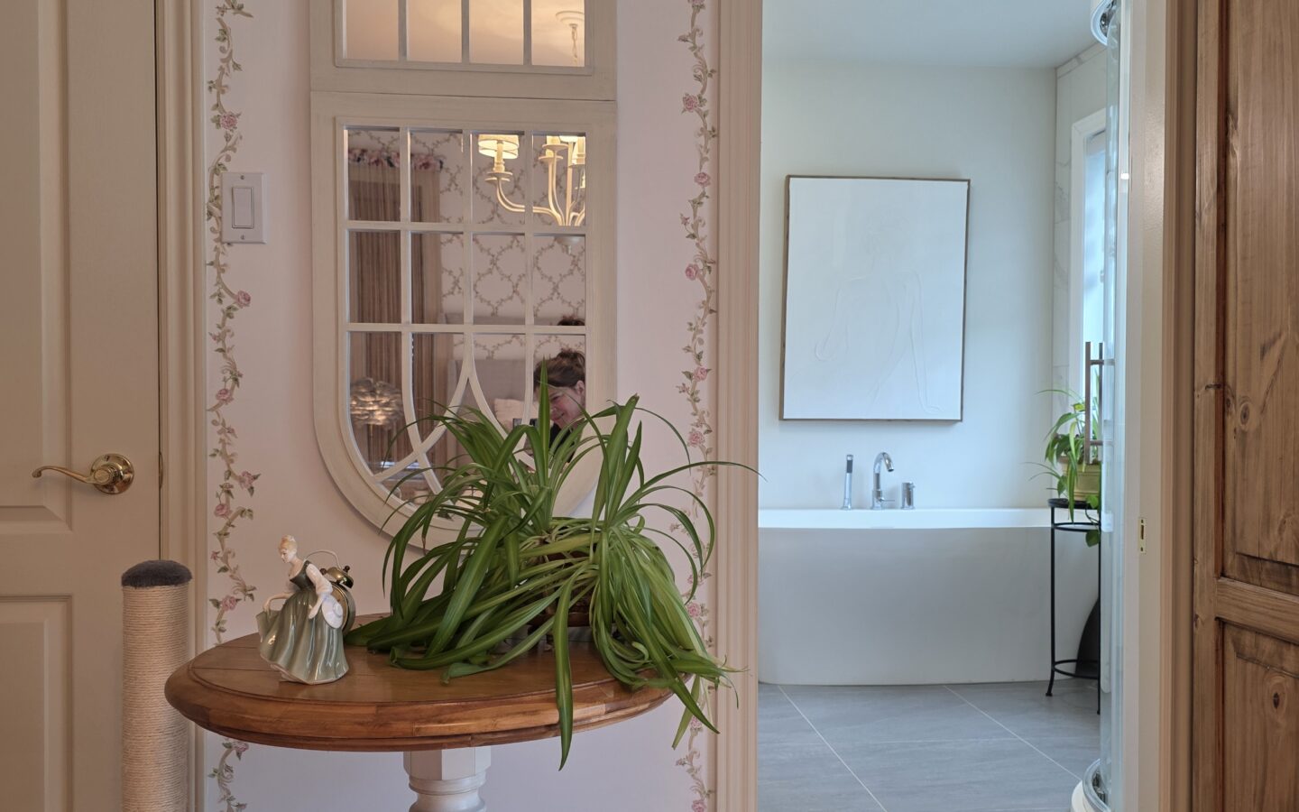 Apartment Of 90 M² With Balcony In Saint-sauveur