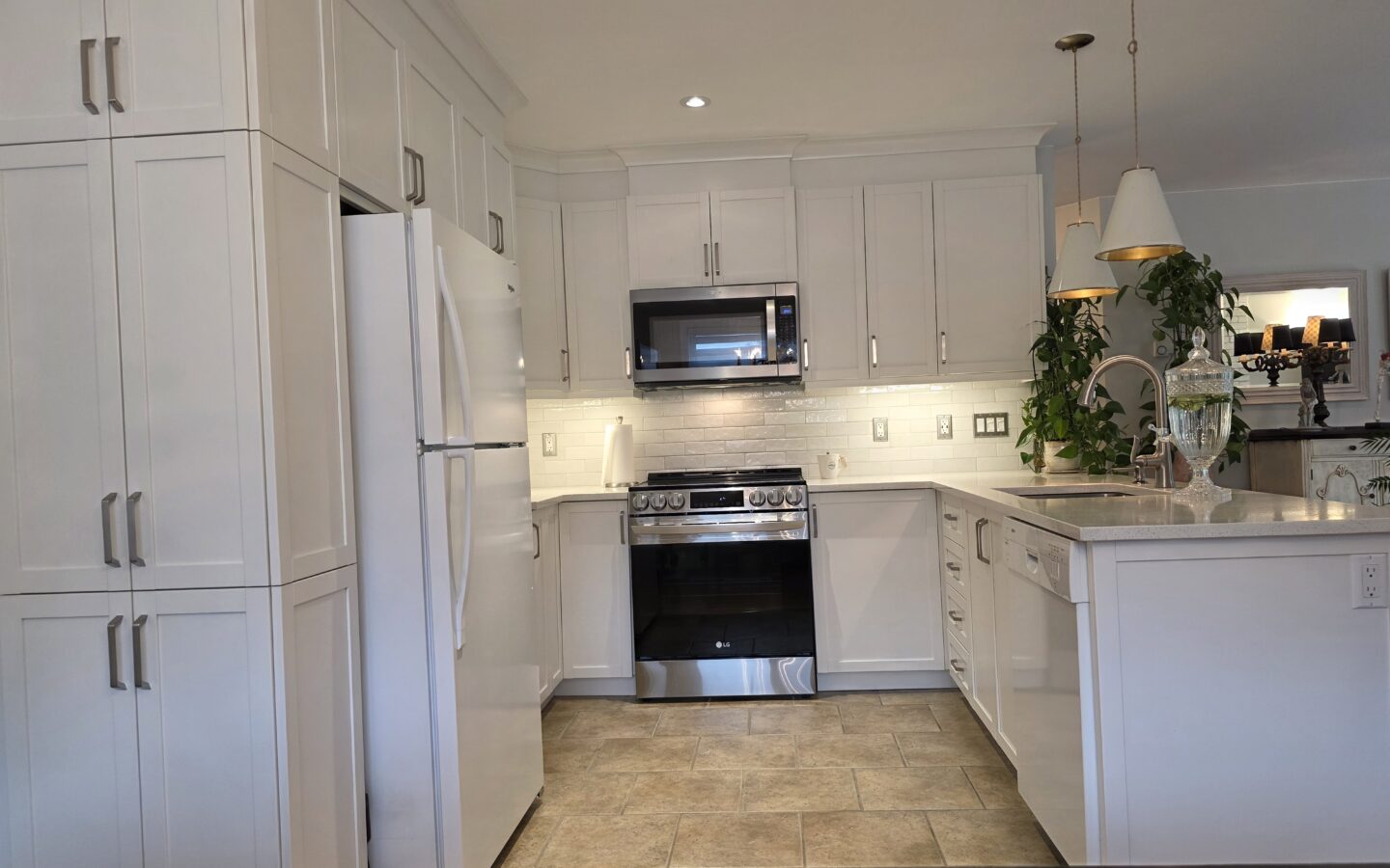 Apartment Of 90 M² With Balcony In Saint-sauveur