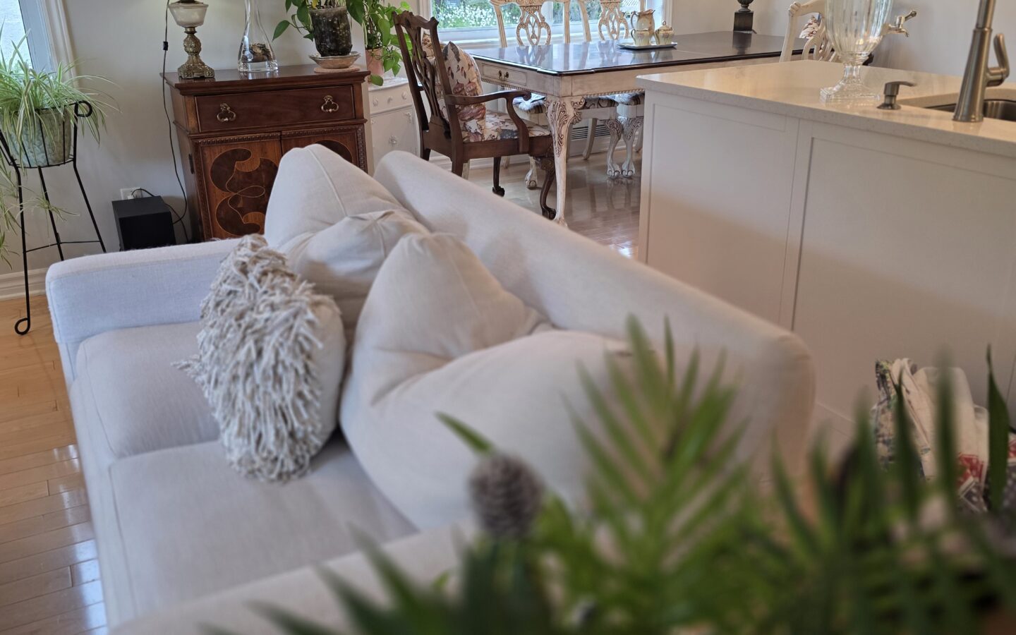 Apartment Of 90 M² With Balcony In Saint-sauveur