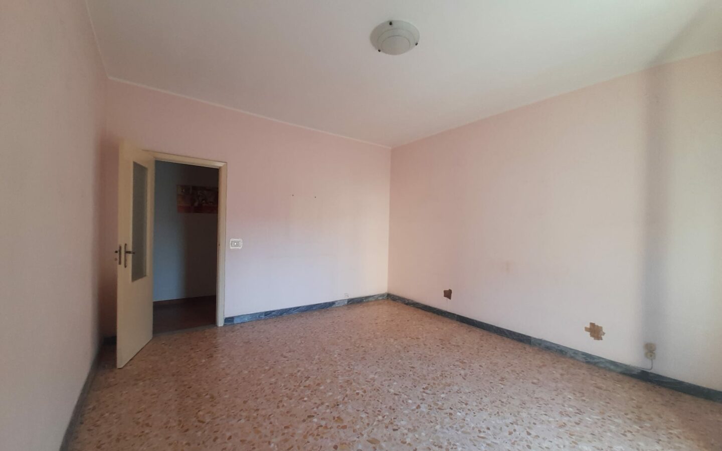 Apartment Of 78 M² With 3 Rooms In Teocríto 136