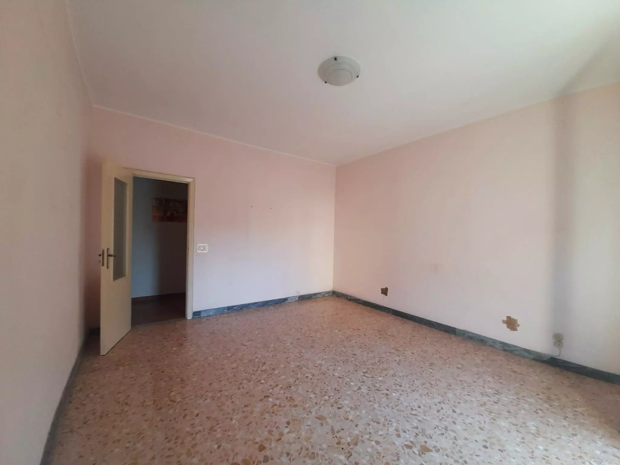 Apartment Of 78 M² With 3 Rooms In Teocríto 136