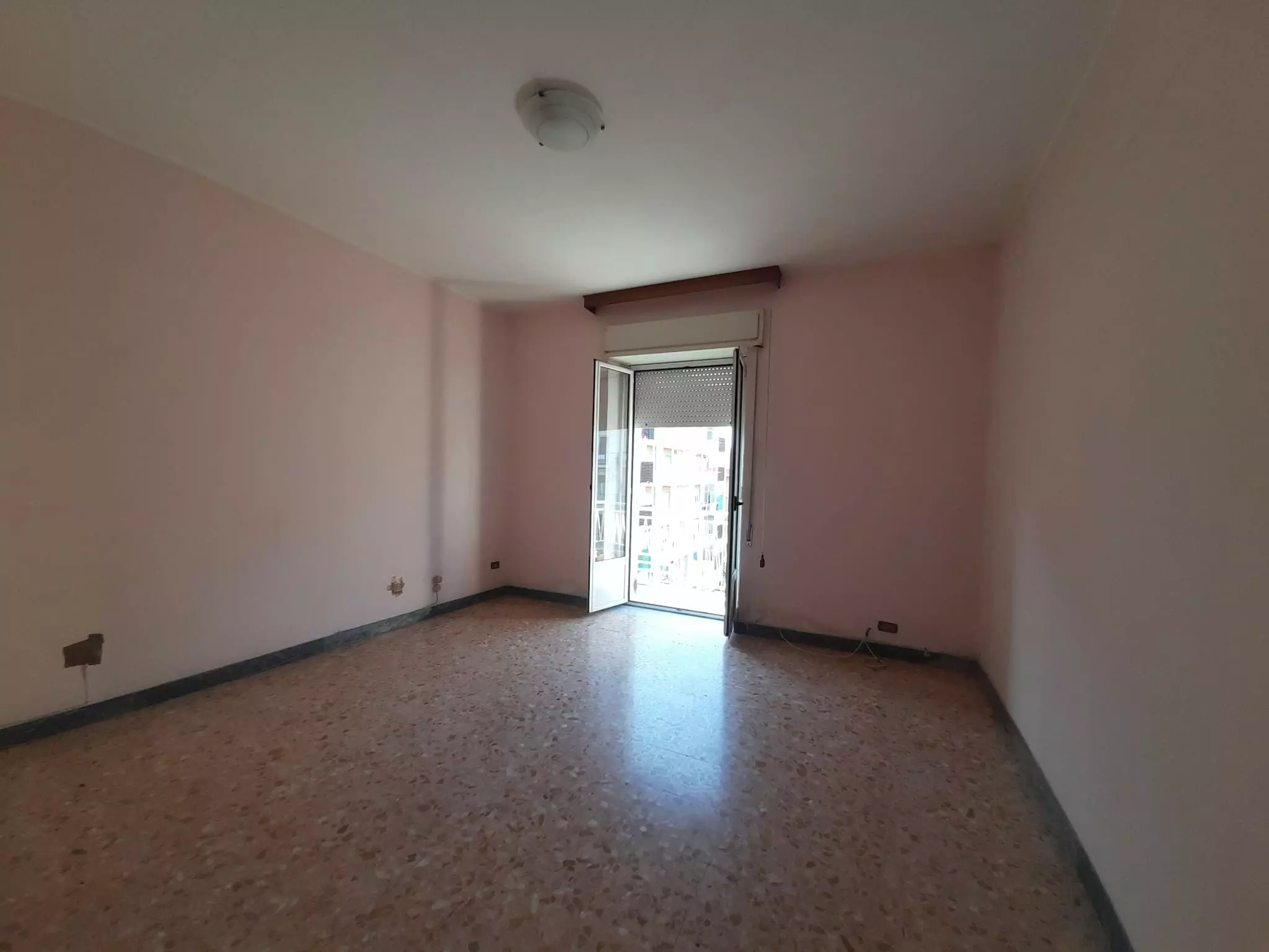 Apartment Of 78 M² With 3 Rooms In Teocríto 136