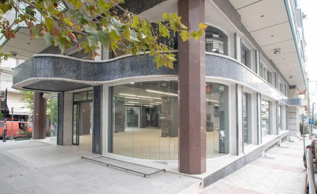 Commercial Property Of 815 M² In Thessaloniki