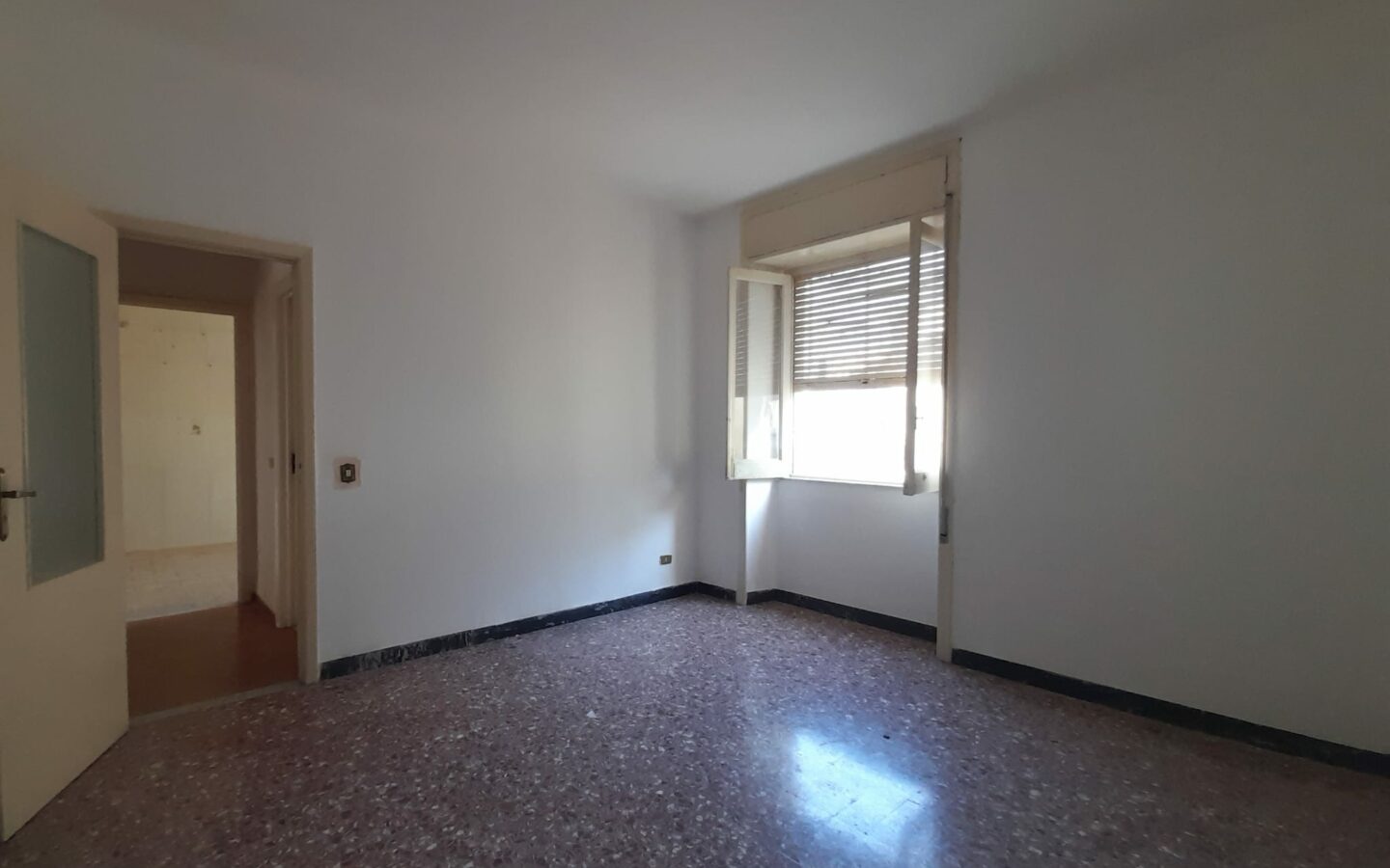Apartment Of 78 M² With 3 Rooms In Teocríto 136