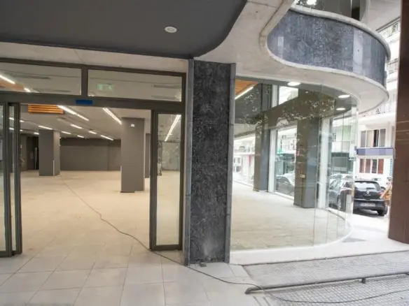 Commercial Property In Evosmos, Greece (815 M²)