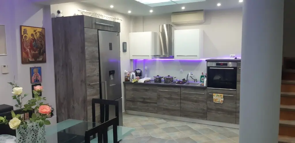 Teach Scoite 230 M² i Thessaloniki