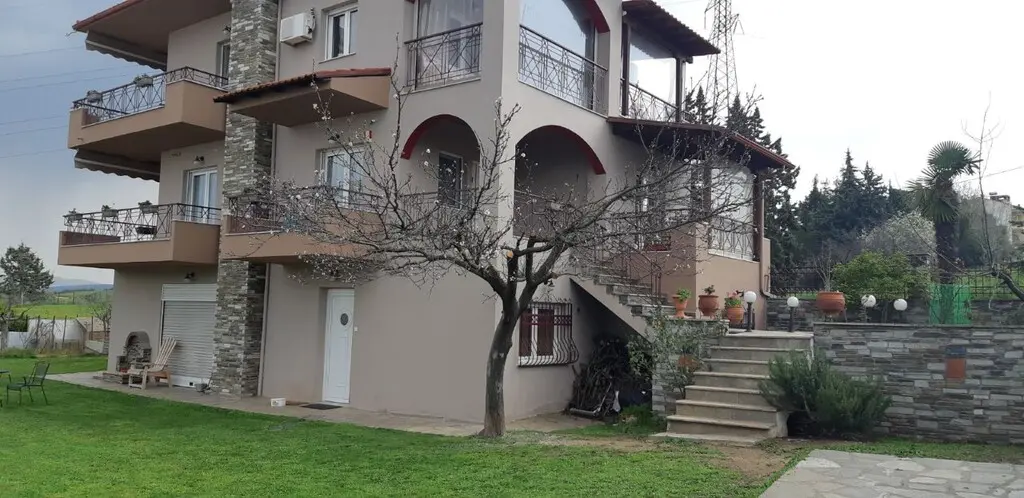 Teach Scoite 230 M² i Thessaloniki