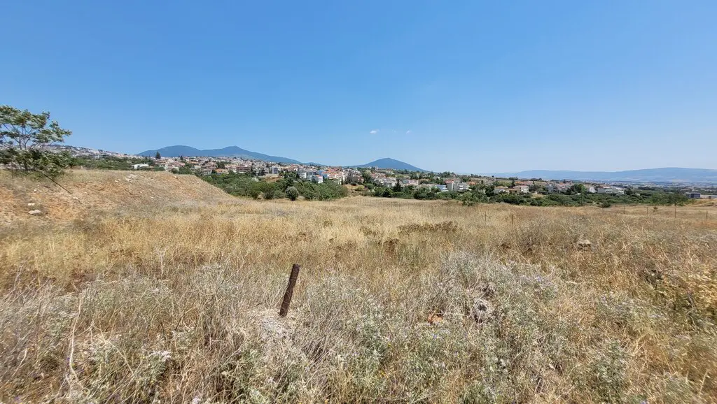 Land Of 4200 M² In The Suburbs Of Thessaloniki
