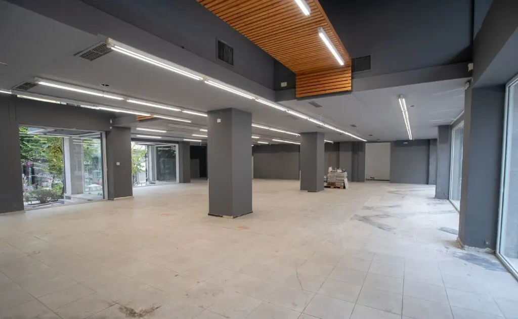 Commercial Property Of 815 M² In Thessaloniki