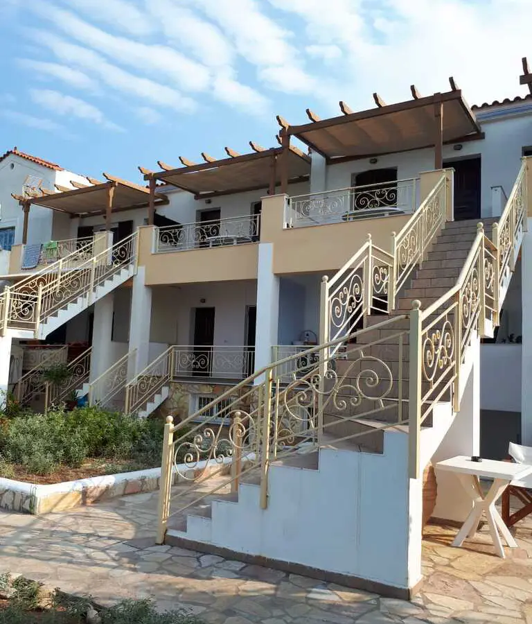 Commercial Property Of 660 M² In Attica