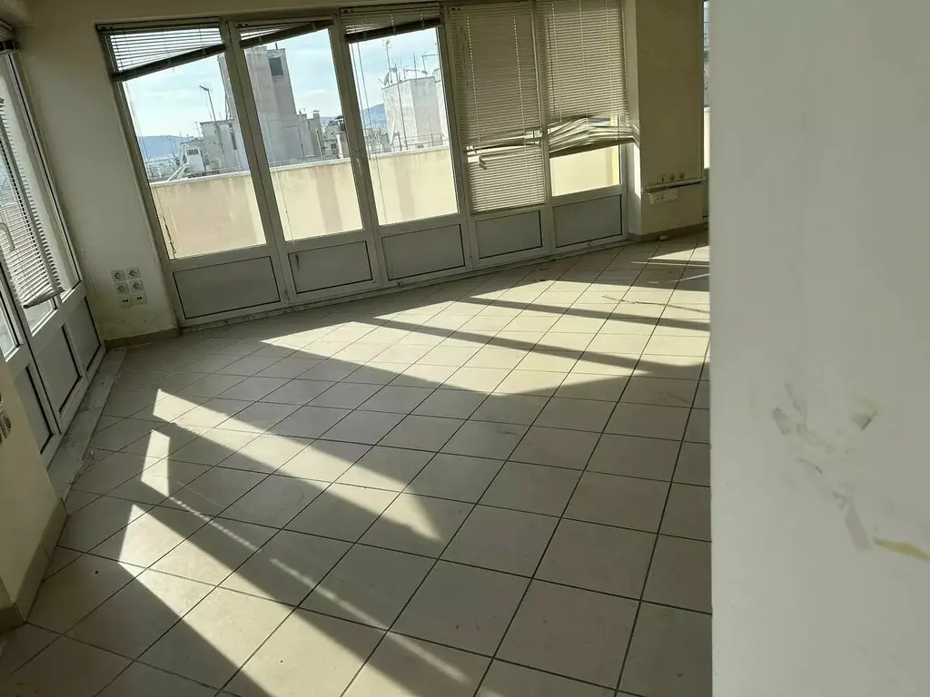 Building Of 1180 M² In Athens