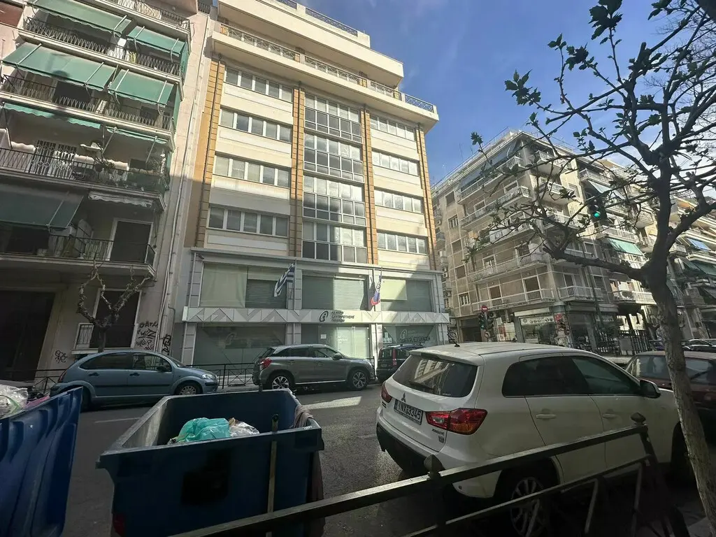 Building Of 1180 M² In Athens