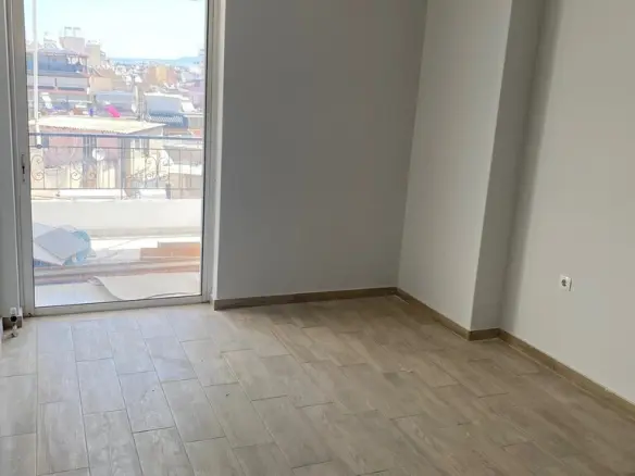 3-bedroom Flat In Nikaia, Greece (100 M²)