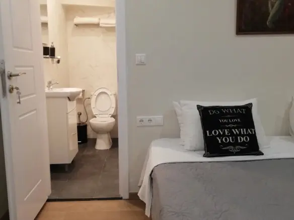 Building In Historic Center, Greece (638 M²)
