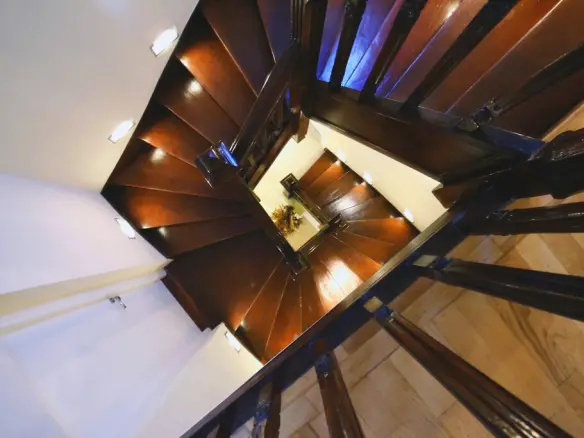 Building In Historic Center, Greece (638 M²)