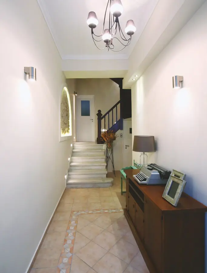 Building Of 638 M² In Athens