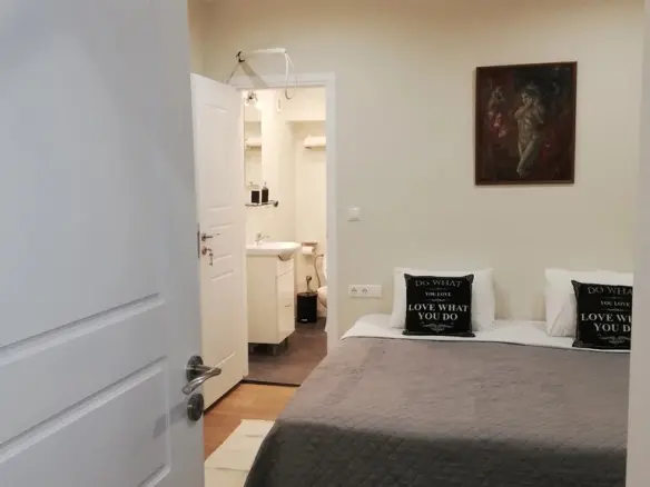 Building In Historic Center, Greece (638 M²)