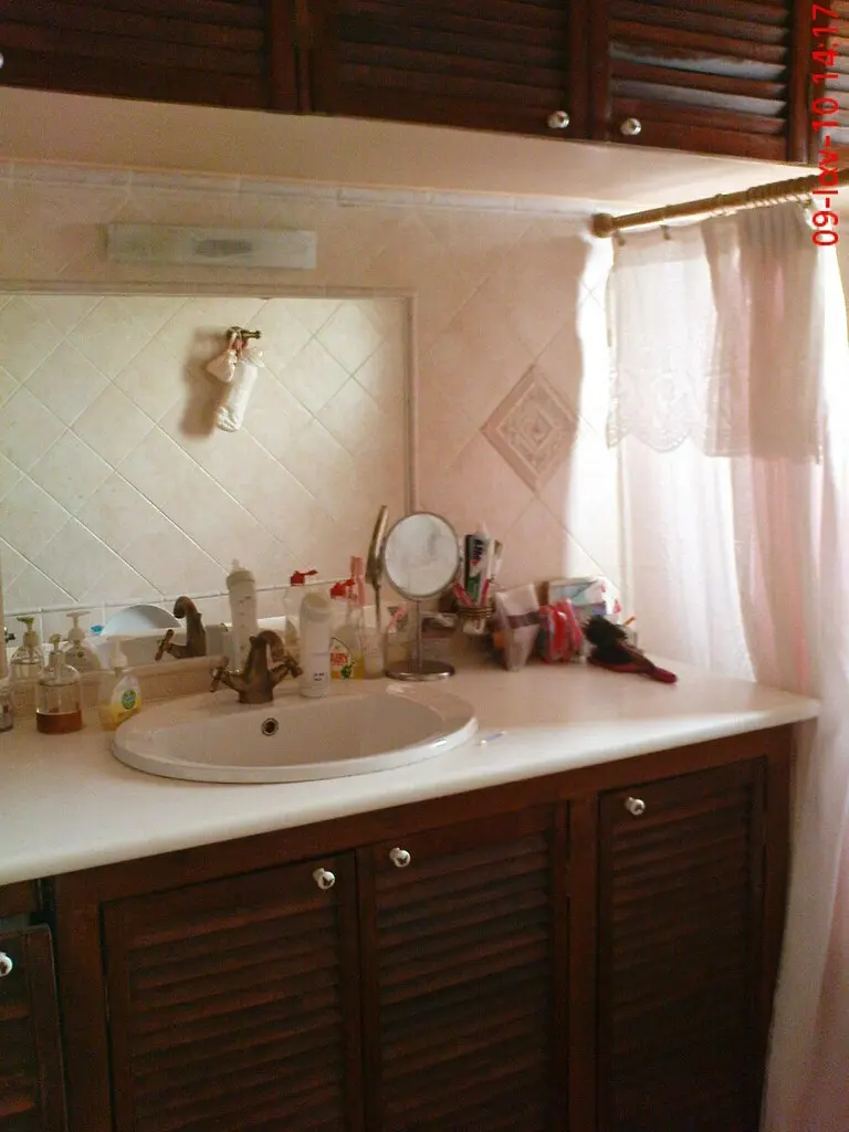 House Of 220 M² In Attica