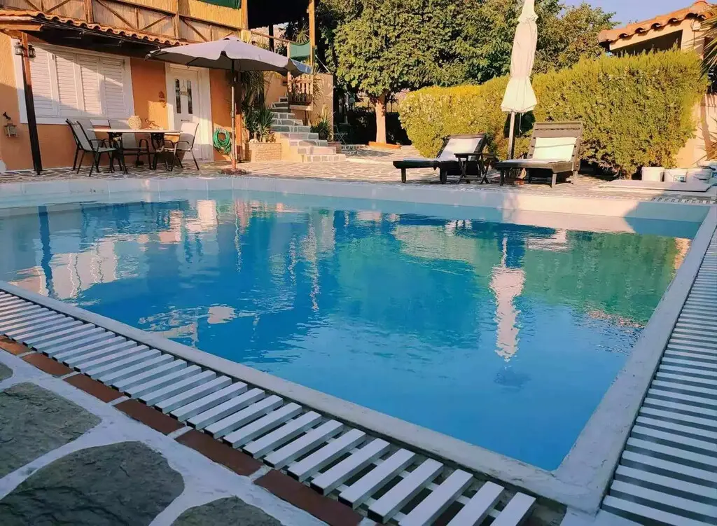House Of 220 M² In Attica