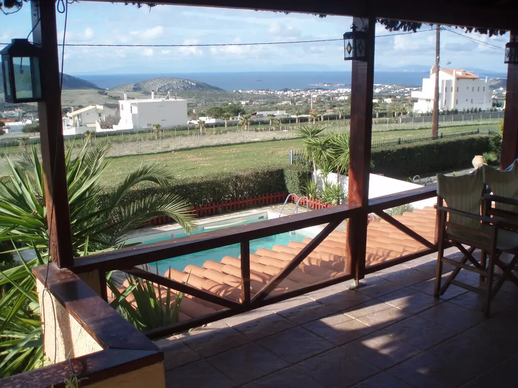 House Of 220 M² In Attica