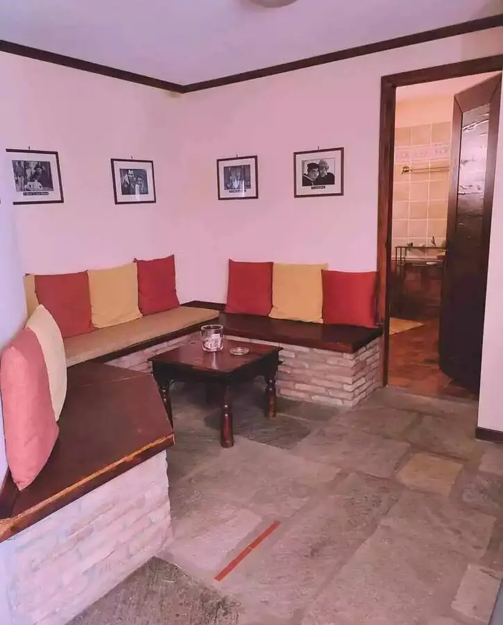 House Of 220 M² In Attica