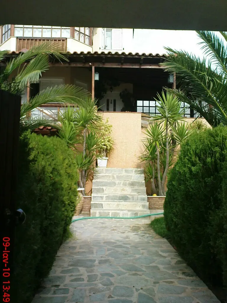 House Of 220 M² In Attica