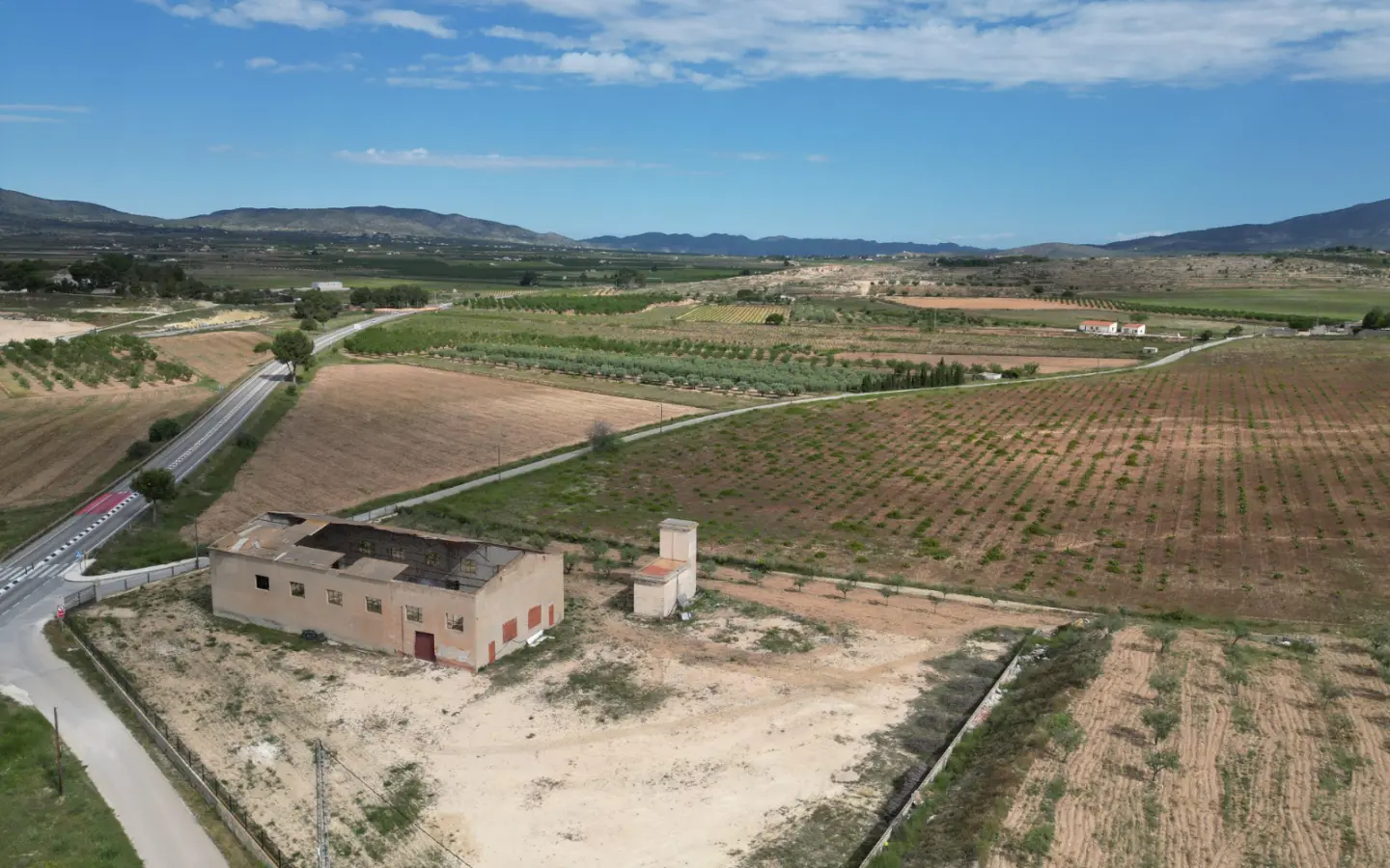 Land Of 442 M² In Pinoso, Spain