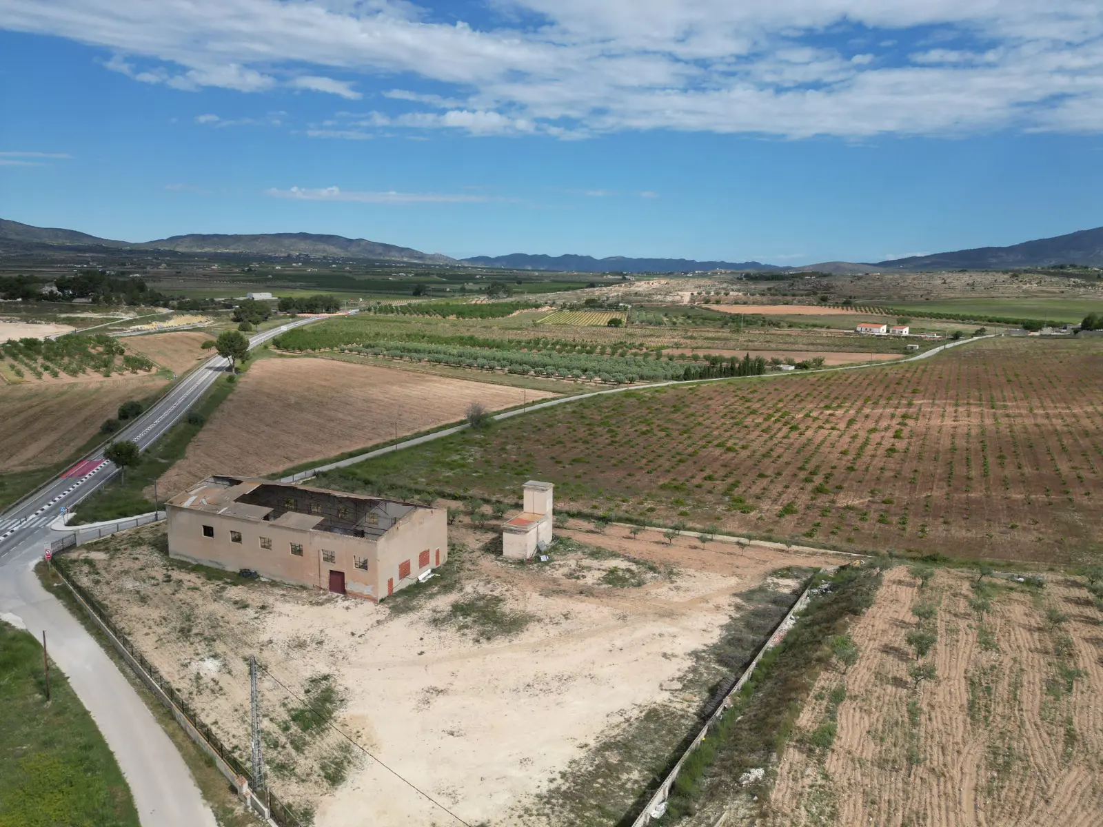 Land Of 442 M² In Pinoso, Spain