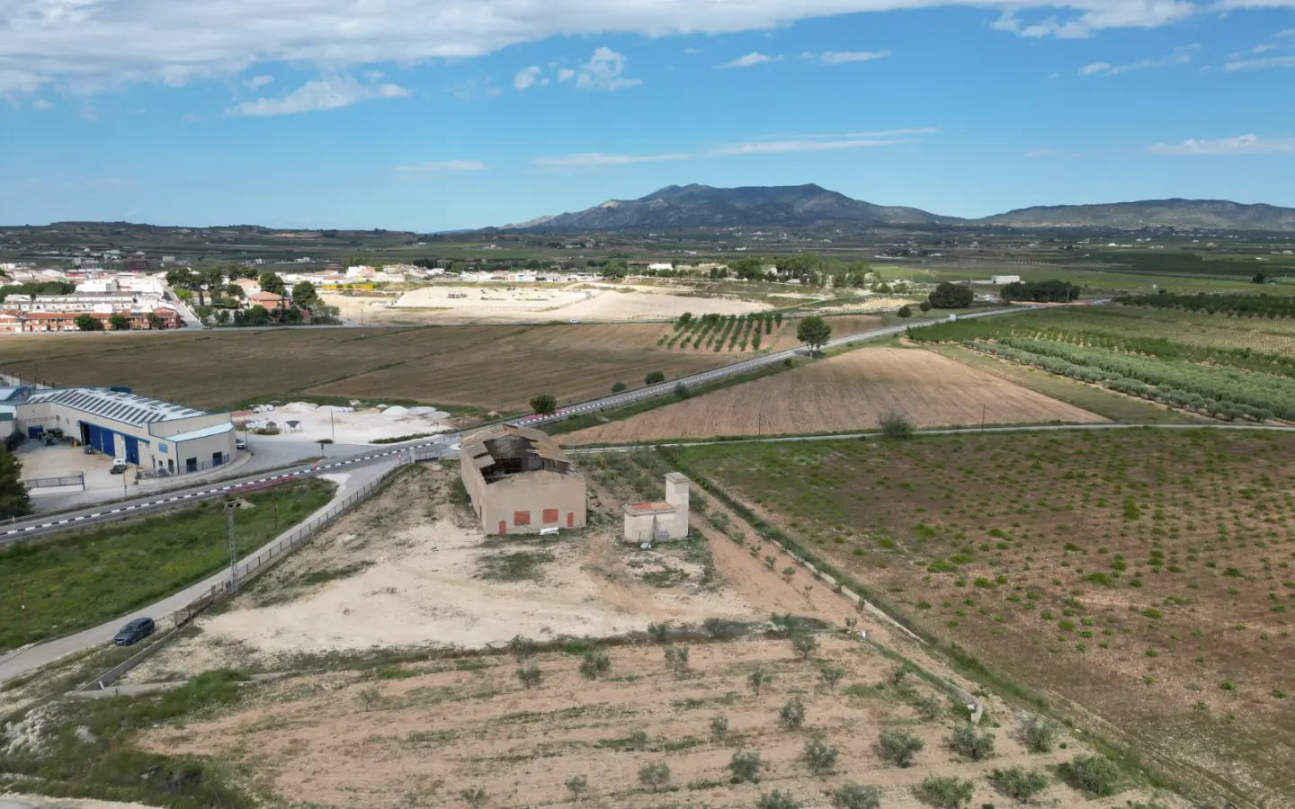 Land Of 442 M² In Pinoso, Spain