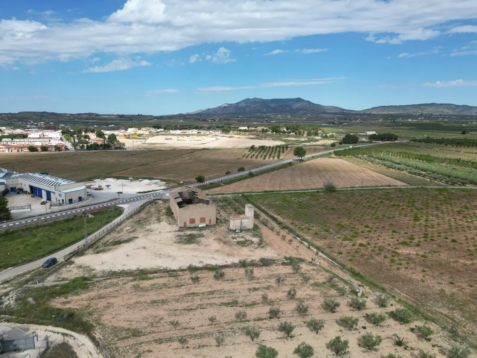 Land Of 442 M² In Pinoso, Spain