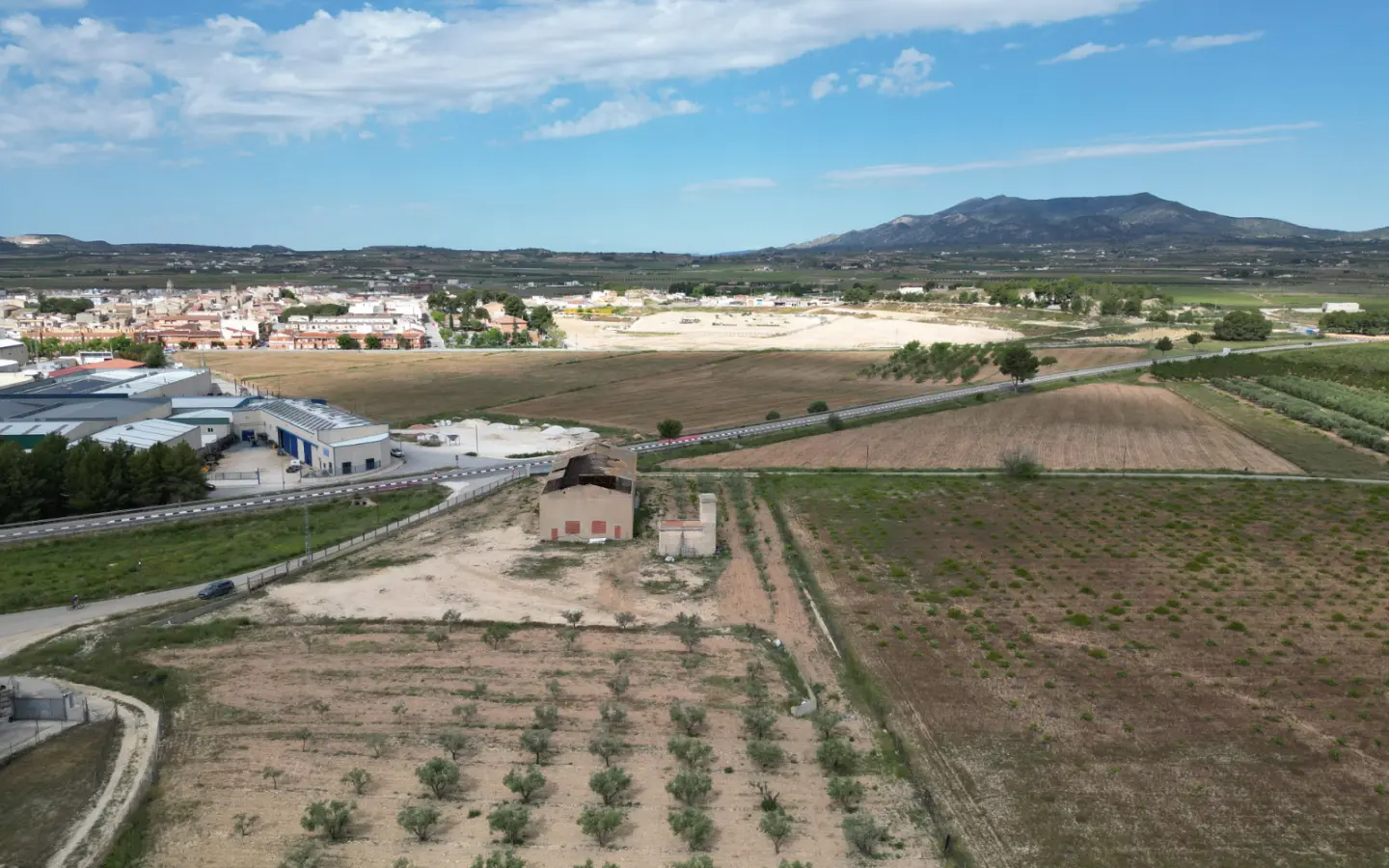 Land Of 442 M² In Pinoso, Spain