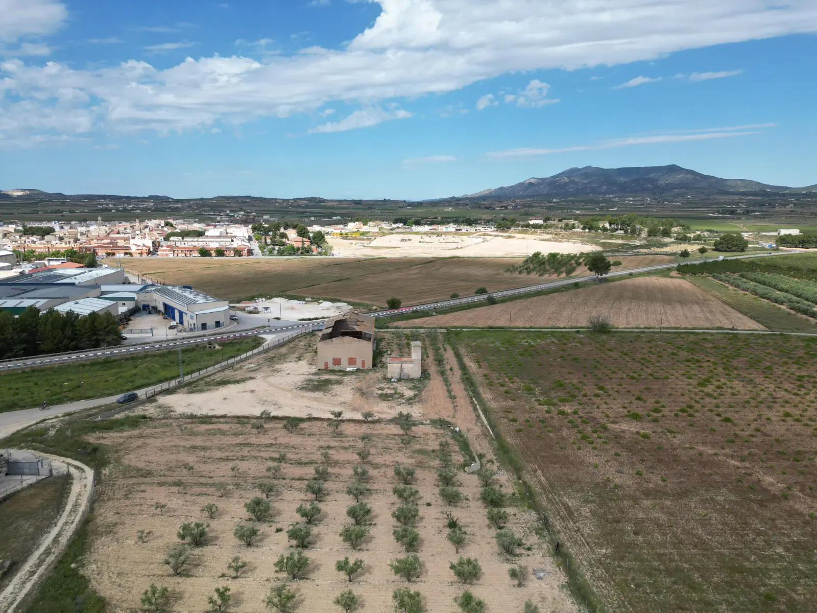 Land Of 442 M² In Pinoso, Spain