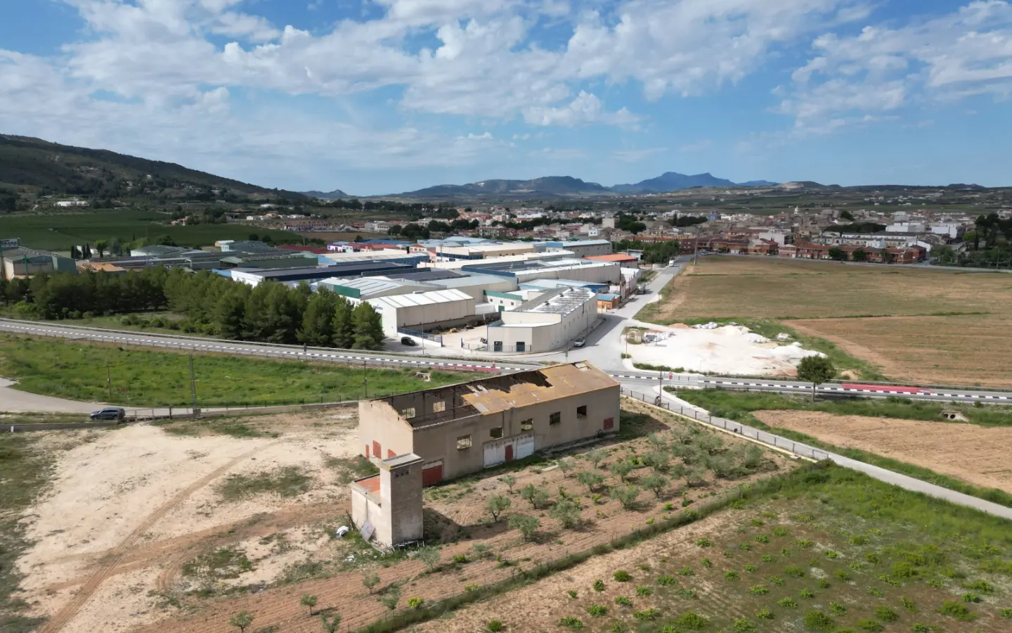 Land Of 442 M² In Pinoso, Spain